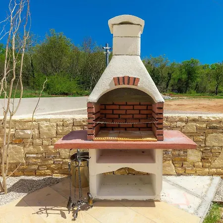 Villa Laura By Interhome Koromačno