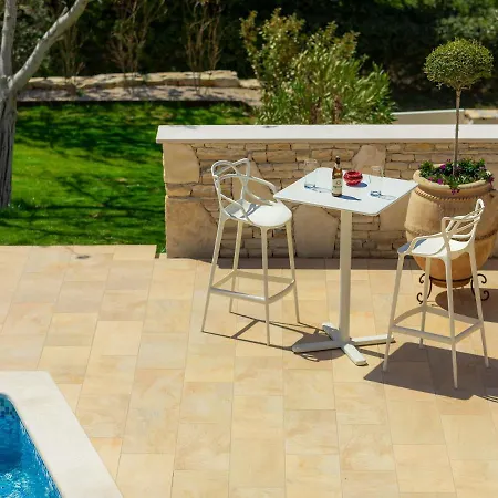 Laura By Interhome *