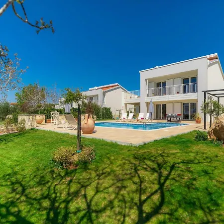 Laura By Interhome فيلة Koromačno