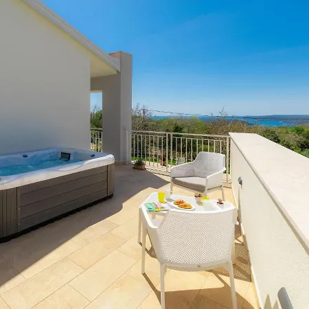 Laura By Interhome Villa Koromačno