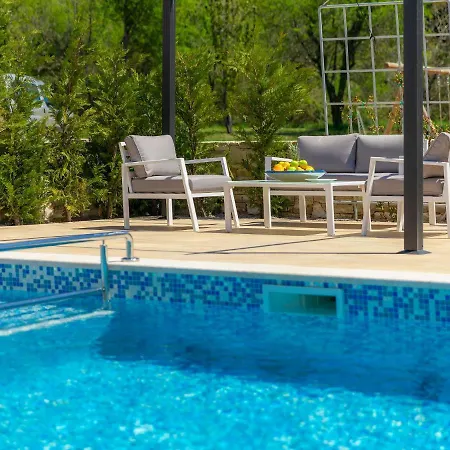 Villa Laura By Interhome