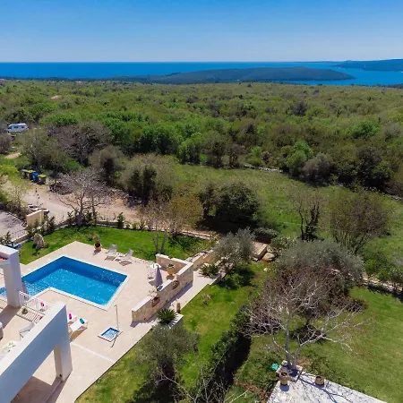 Laura By Interhome Коромачно