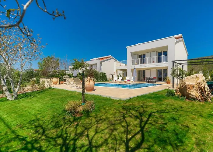 Laura By Interhome Vila Koromacno